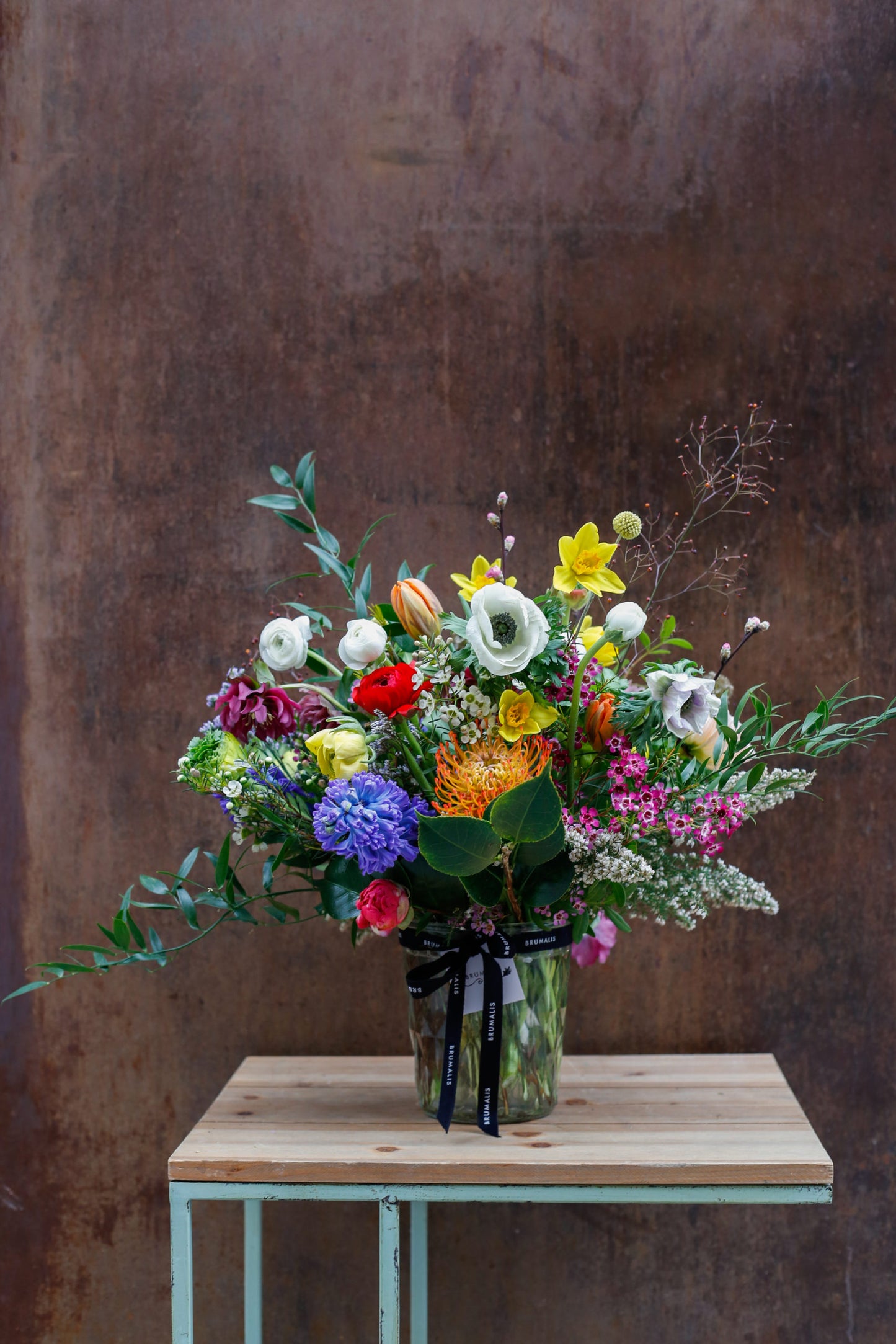 Bulbos de temporada en jarrón