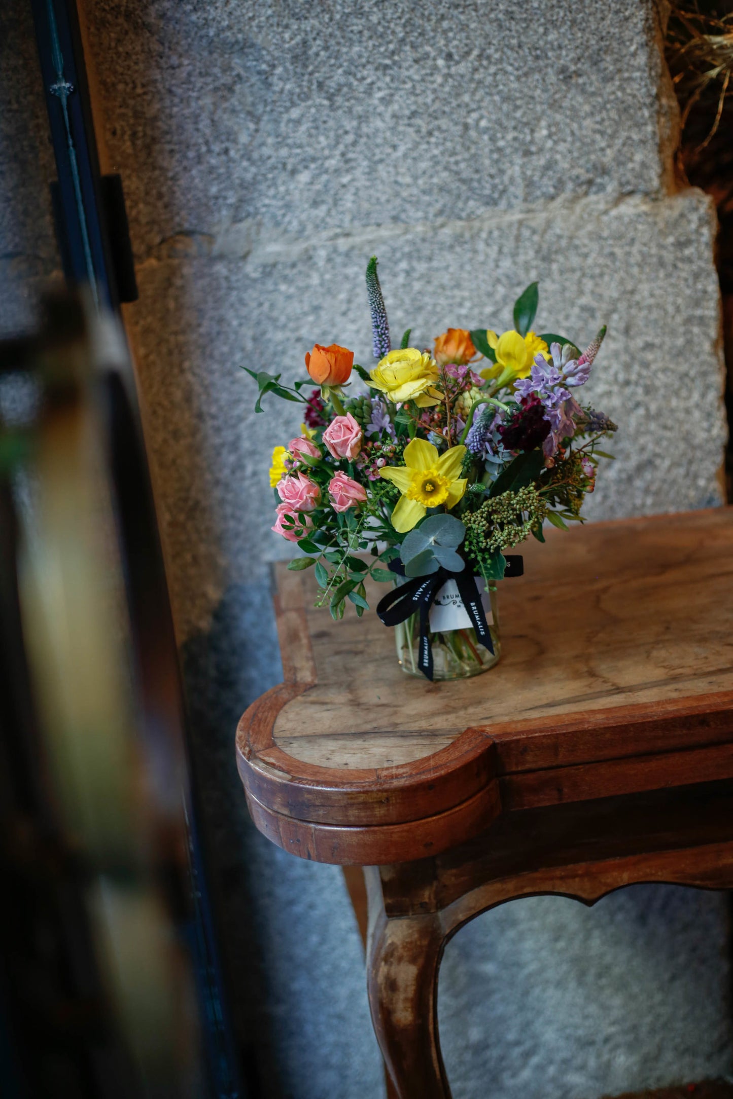 Bulbos de temporada en jarrón