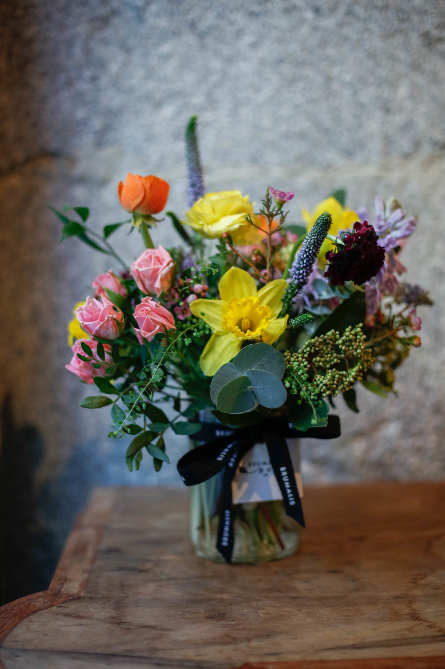 Bulbos de temporada en jarrón