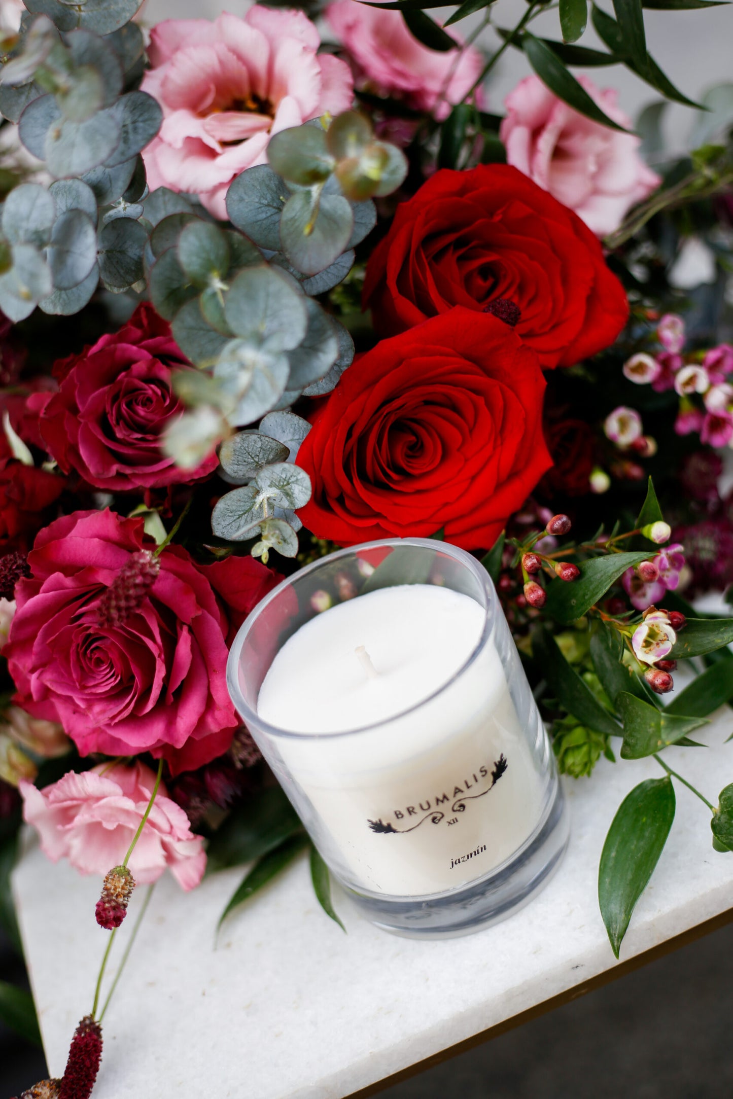 Rosa roja con vela de jazmín BRUMALIS