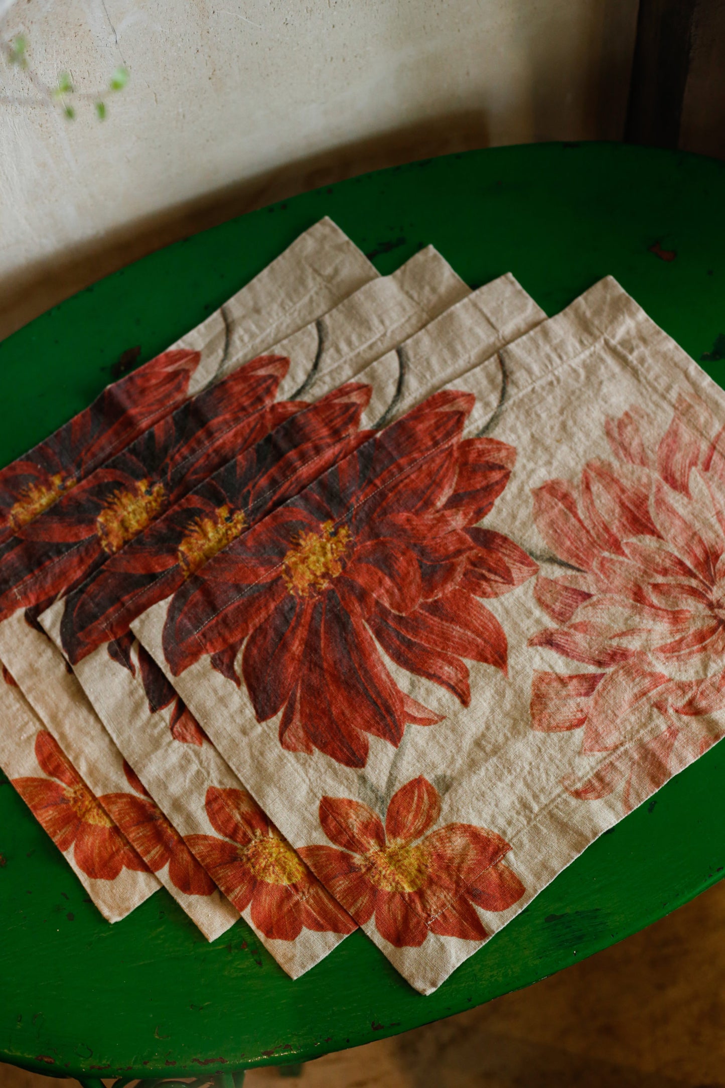 Individual de lino Dahlias