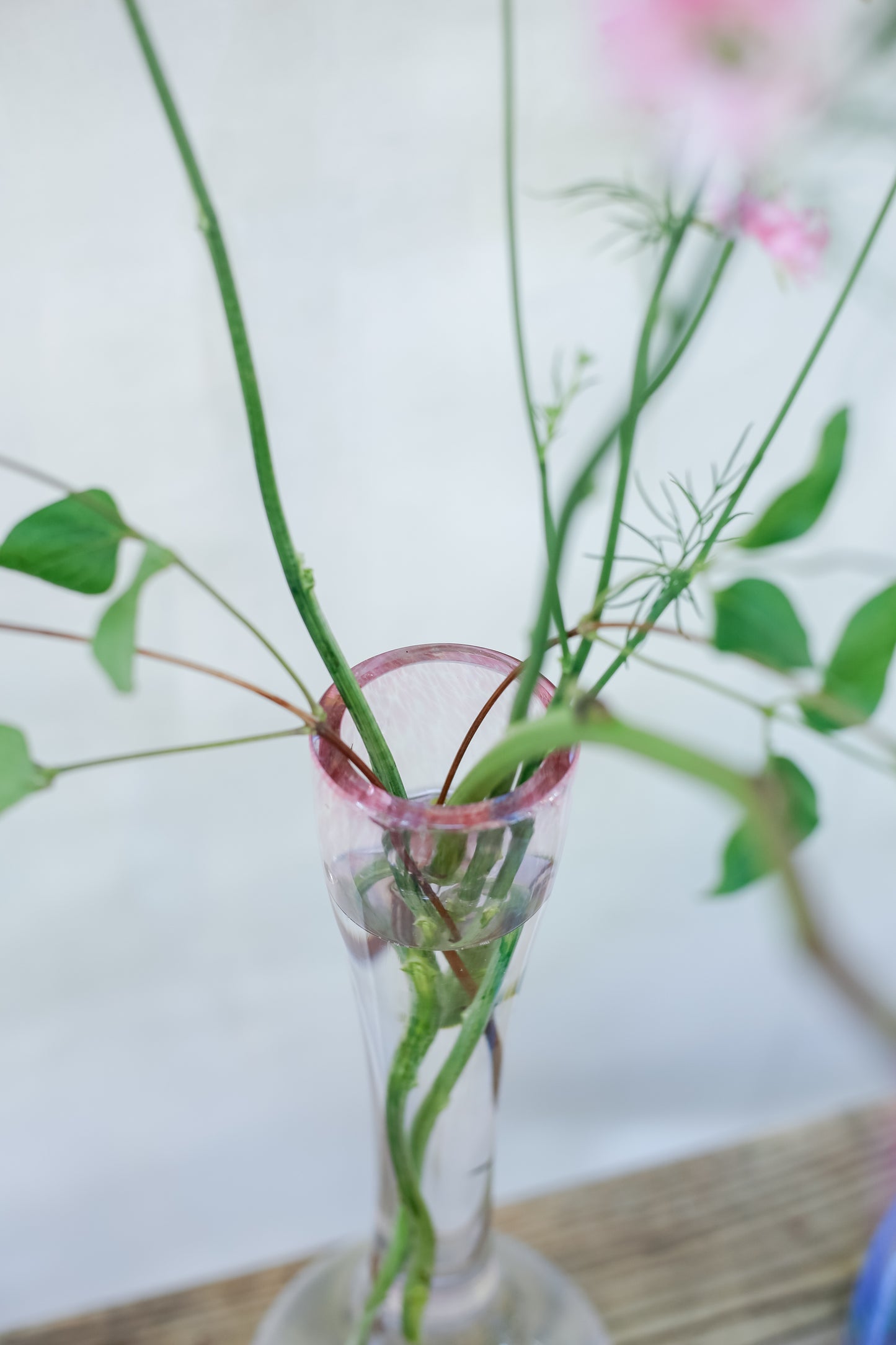 Jarrón Colaboración Brumalis × Hotel Ritz × Real Fábrica de Cristales La Granja — Edición Pequeña con Flores