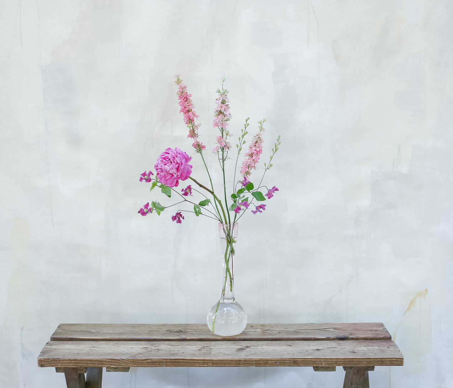 Jarrón Colaboración Brumalis × Hotel Ritz × Real Fábrica de Cristales La Granja — Edición Pequeña con Flores