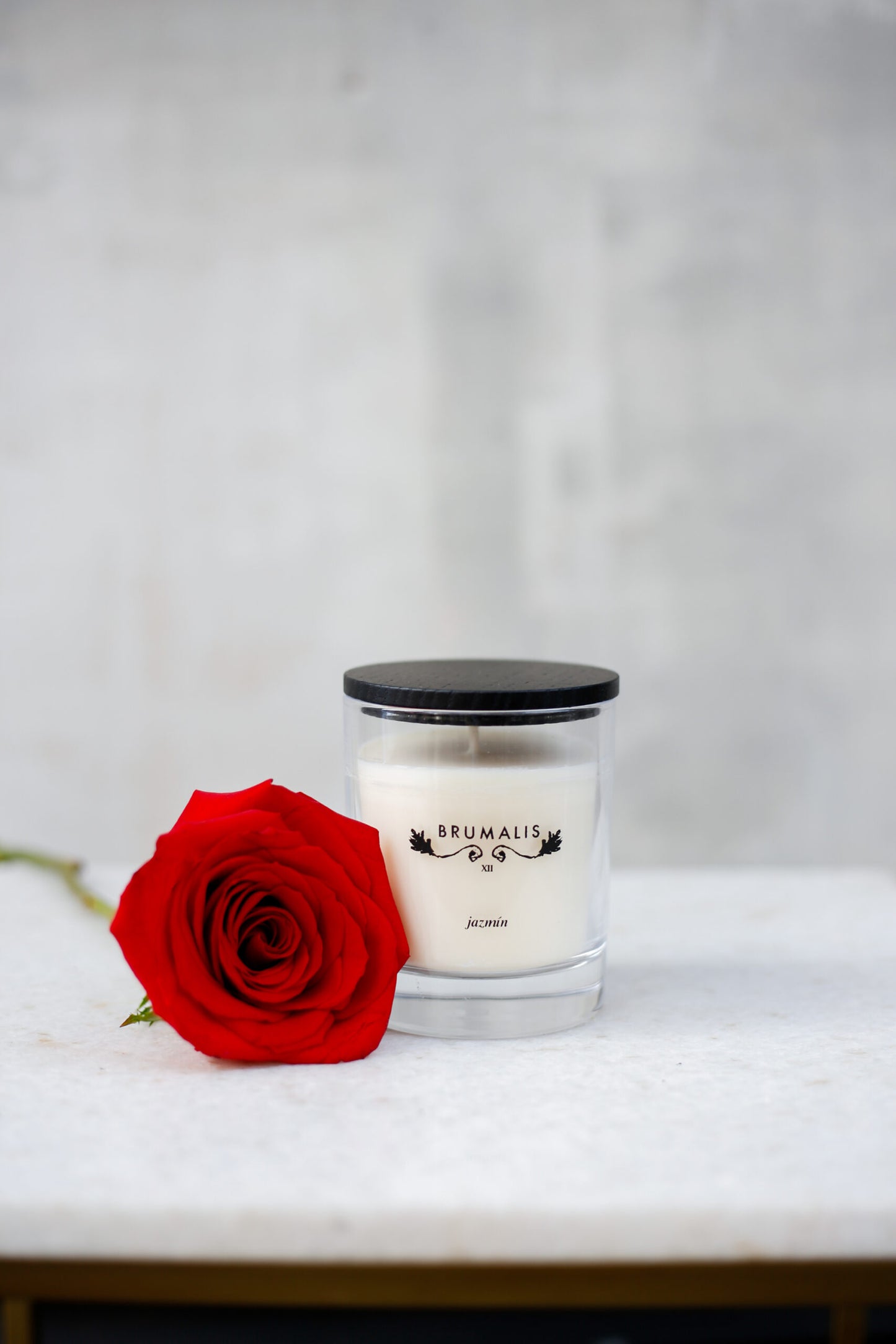 Rosa roja con vela de jazmín BRUMALIS