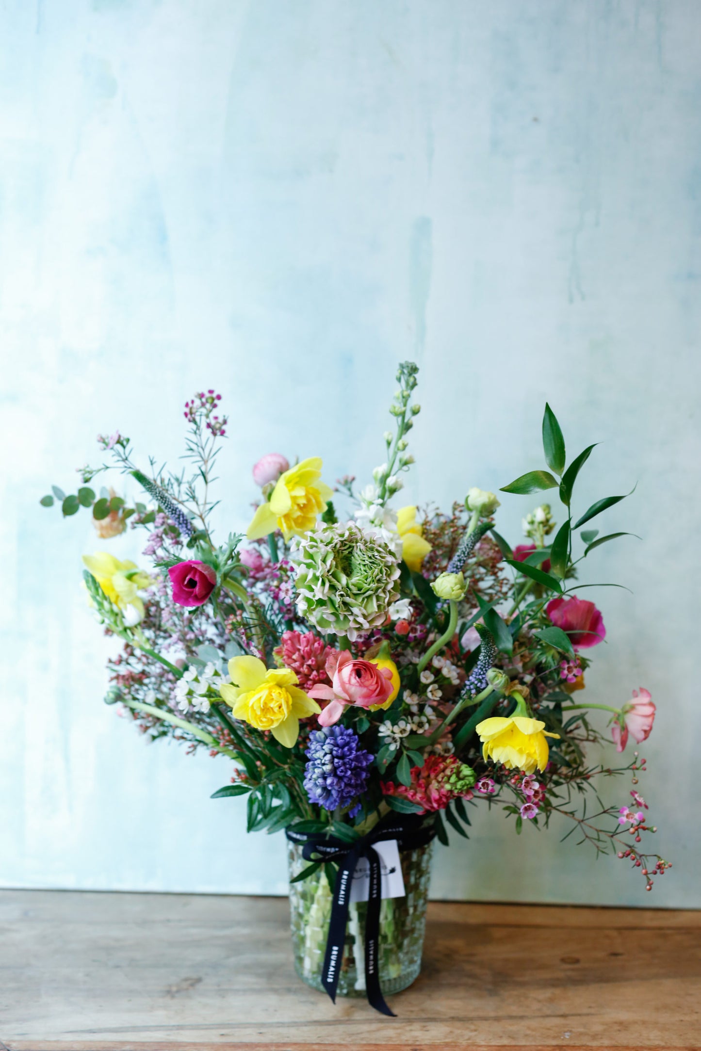 Bulbos de temporada en jarrón