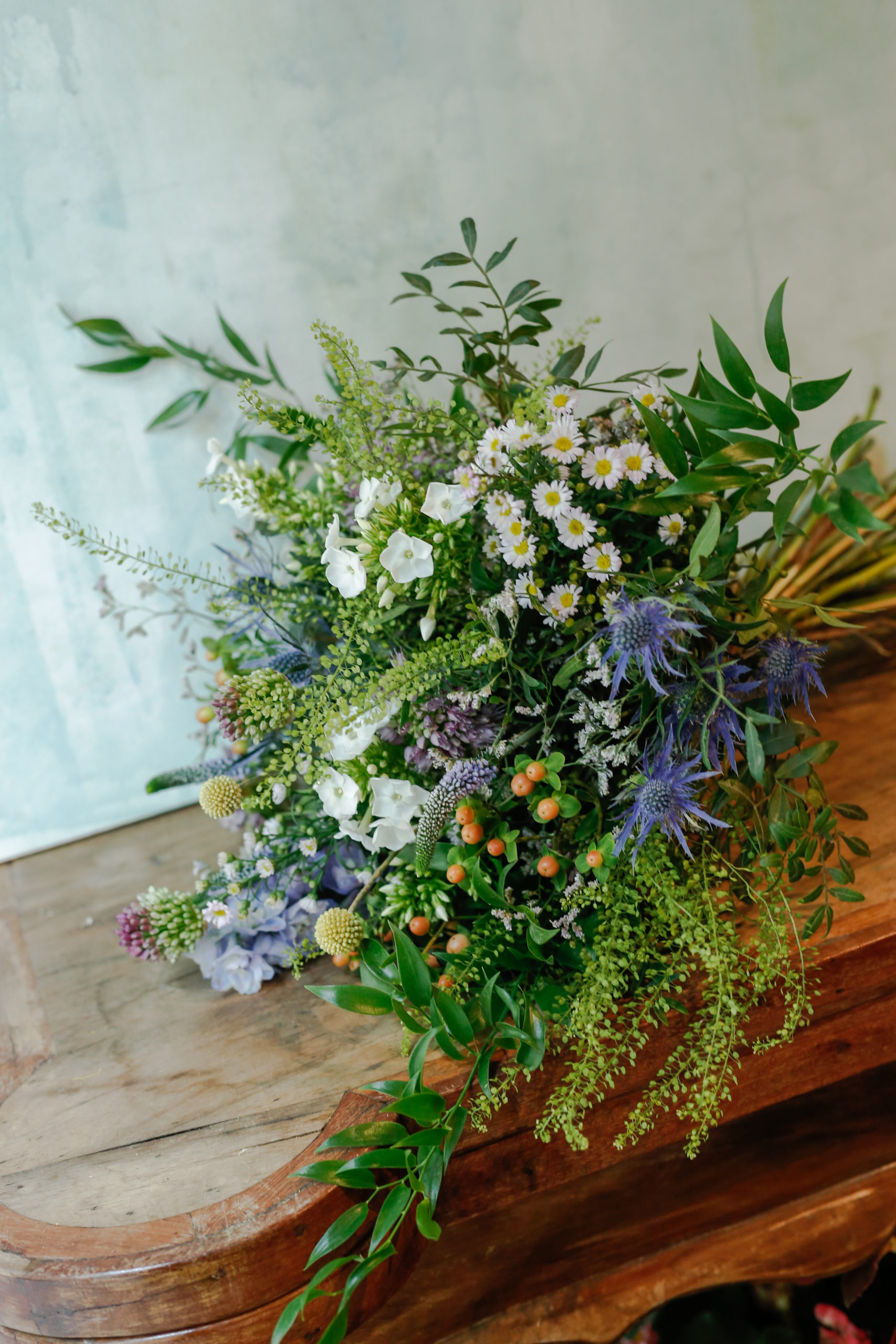 Ramo de flores de temporada – Envío nacional - brumalis