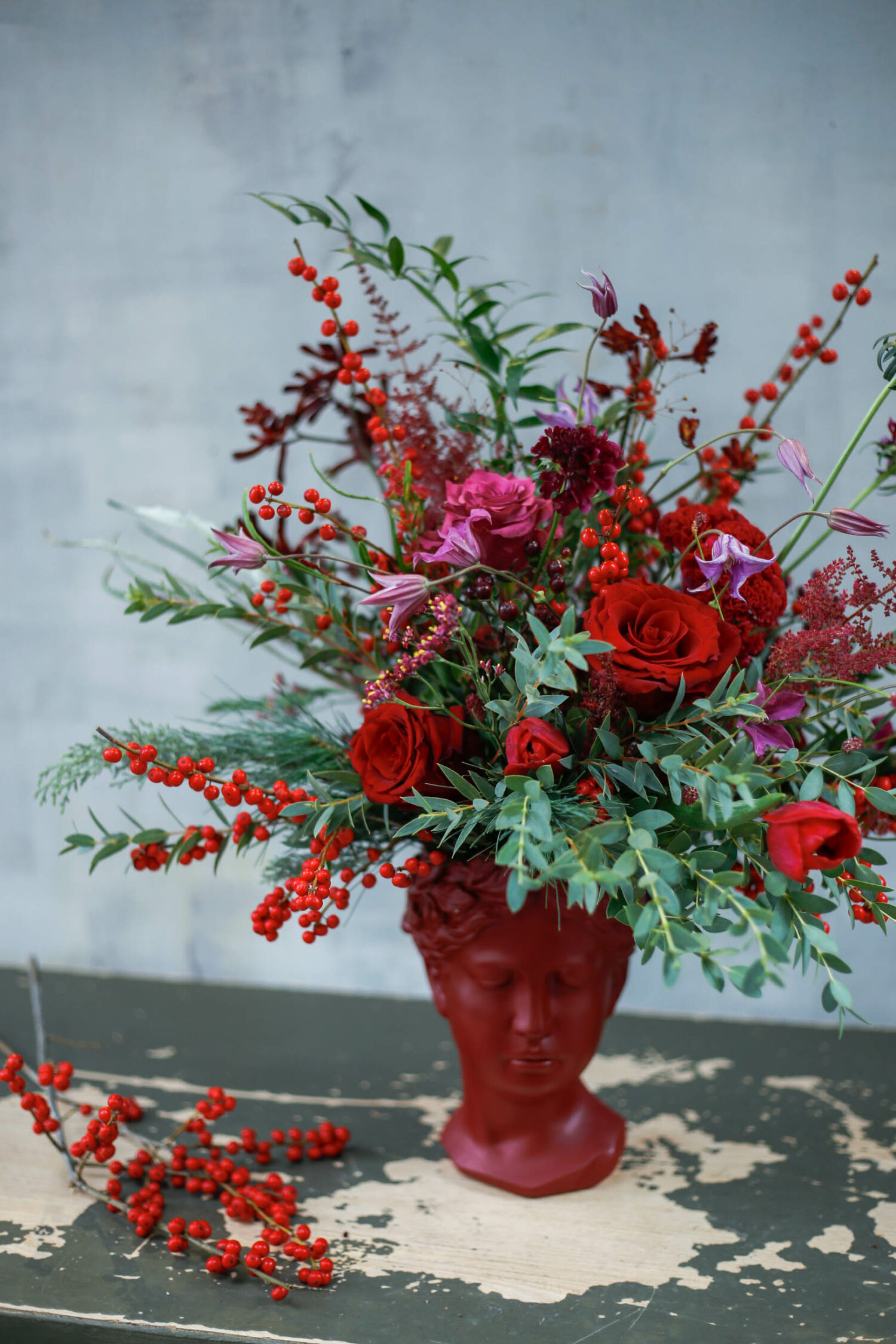 Flores navideñas DELUXE en cabeza roja - Imagen 2